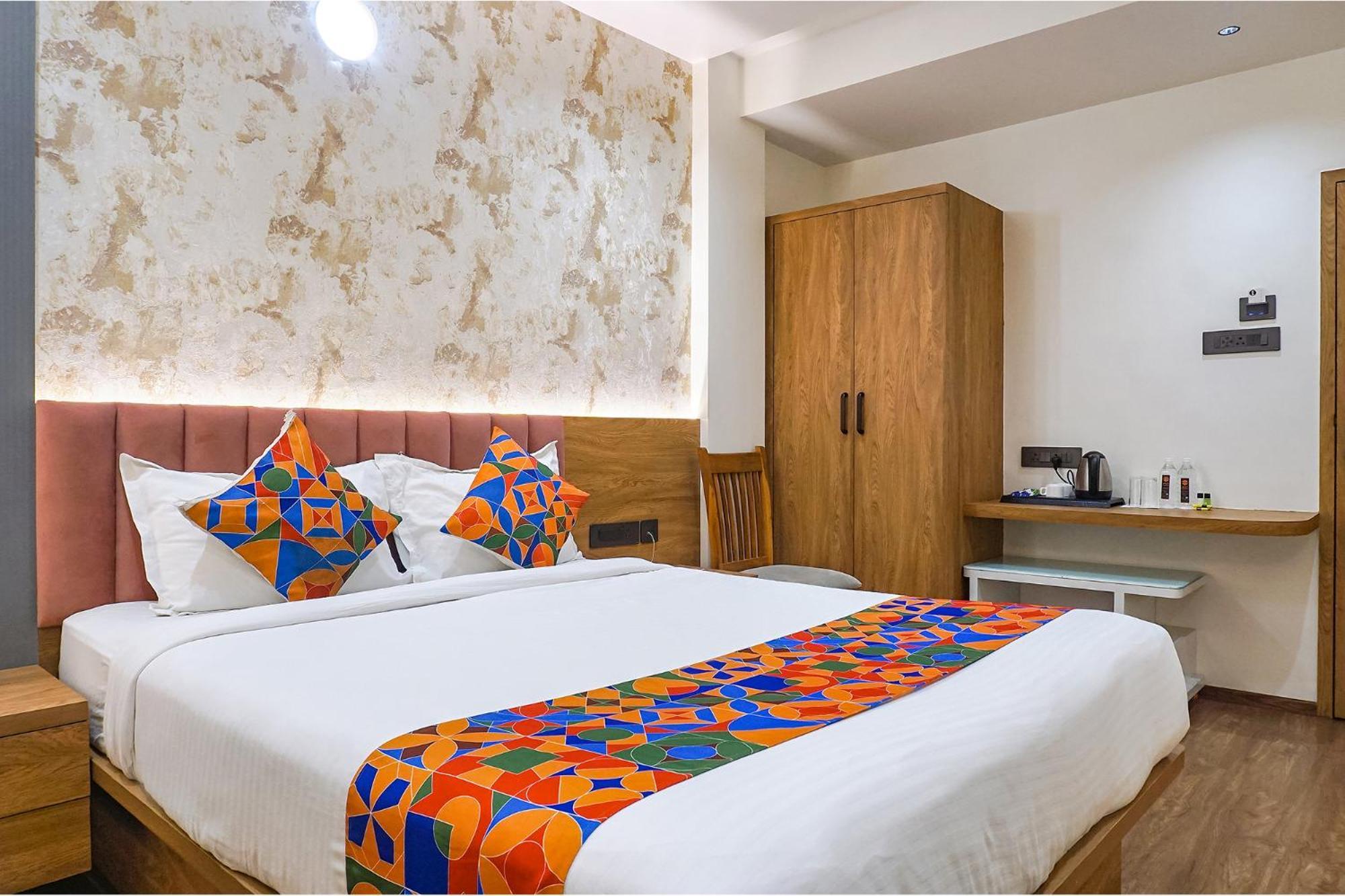 Fabhotel Prime Shourya Residency - Nr Maharshi Karve Museum بونة المظهر الخارجي الصورة